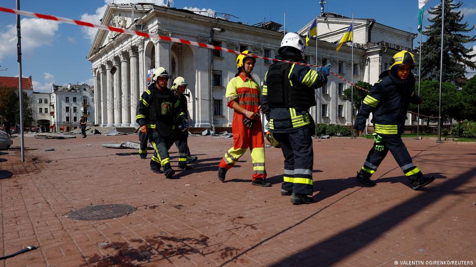 Ukraine-Updates: Zelenskyy verurteilt tödlichen Angriff in Tschernihiw