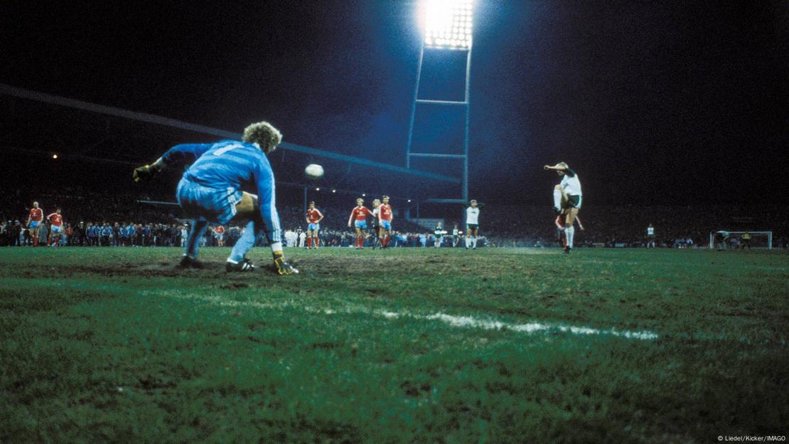 Jean-Marie PfaBayern goalkeeper Jean-Marie Pfaff didn't stand a chance, but Michael Kutzop's penalty still missedImage: Liedel/Kicker/IMAGO