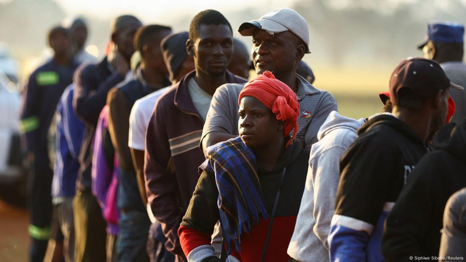 Polls open as Mnangagwa seeks second term – DW – 08/23/2023 Polls open as Mnangagwa seeks second term – DW – 08/23/2023