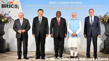 JOHANNESBURG, SOUTH AFRICA - AUGUST 23: (----EDITORIAL USE ONLY - MANDATORY CREDIT - 'BRICS / HANDOUT' - NO MARKETING NO ADVERTISING CAMPAIGNS - DISTRIBUTED AS A SERVICE TO CLIENTS----) Brazilian President Inacio Lula da Silva (L), Chinese President Xi Jinping (2nd L), South African President Cyril Ramaphosa (C), Indian Prime Minister Narendra Modi (2nd R) and Russian Foreign Minister Sergey Lavrov (R) pose for family photo as they attend the 15th BRICS Summit in Johannesburg, South Africa on August 23, 2023. BRICS / Handout / Anadolu Agency