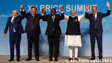 23.08.2023****Brazil's President Luiz Inacio Lula da Silva, China's President Xi Jinping, South African President Cyril Ramaphosa, Indian Prime Minister Narendra Modi and Russia's Foreign Minister Sergei Lavrov pose for a picture at the BRICS Summit in Johannesburg, South Africa August 23, 2023. REUTERS/Alet Pretorius/Pool