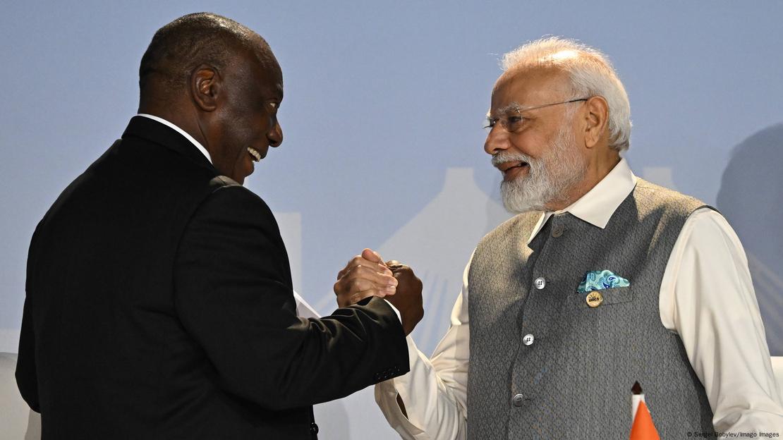 O presidente sul-africano Cyril Ramaphosa e o premiê indiano Narendra Modi 