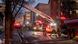 Bomberos sudafricanos apagan las llamas en el edificio siniestrado. Bomberos sudafricanos apagan las llamas en el edificio siniestrado.