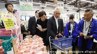 美驻日大使访福岛： 支持日本水产品