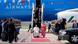 El Papa Francisco es recibido por la ministra de Asuntos Exteriores de Mongolia, Batmunkh Battsetseg, a su llegada al aeropuerto internacional Chinggis Khaan de Ulán Bator. El Papa Francisco es recibido por la ministra de Asuntos Exteriores de Mongolia, Batmunkh Battsetseg, a su llegada al aeropuerto internacional Chinggis Khaan de Ulán Bator.