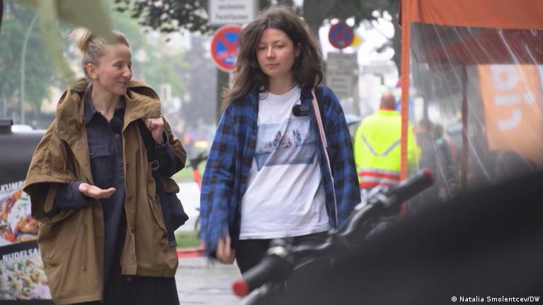 Russian anti-war activists awarded peace prize