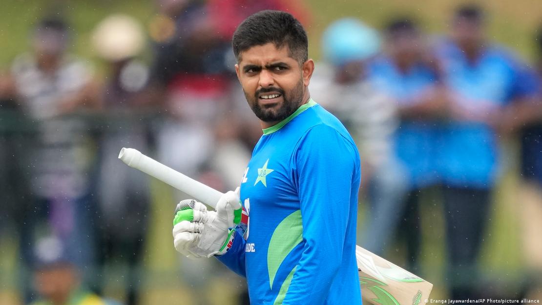 پاکستان کے سٹار بیٹر اور پی ایس ایل میں پشاور زلمے کی ٹیم کے کپتان بابر اعظم پاکستان کے سٹار بیٹر اور پی ایس ایل میں پشاور زلمے کی ٹیم کے کپتان بابر اعظم