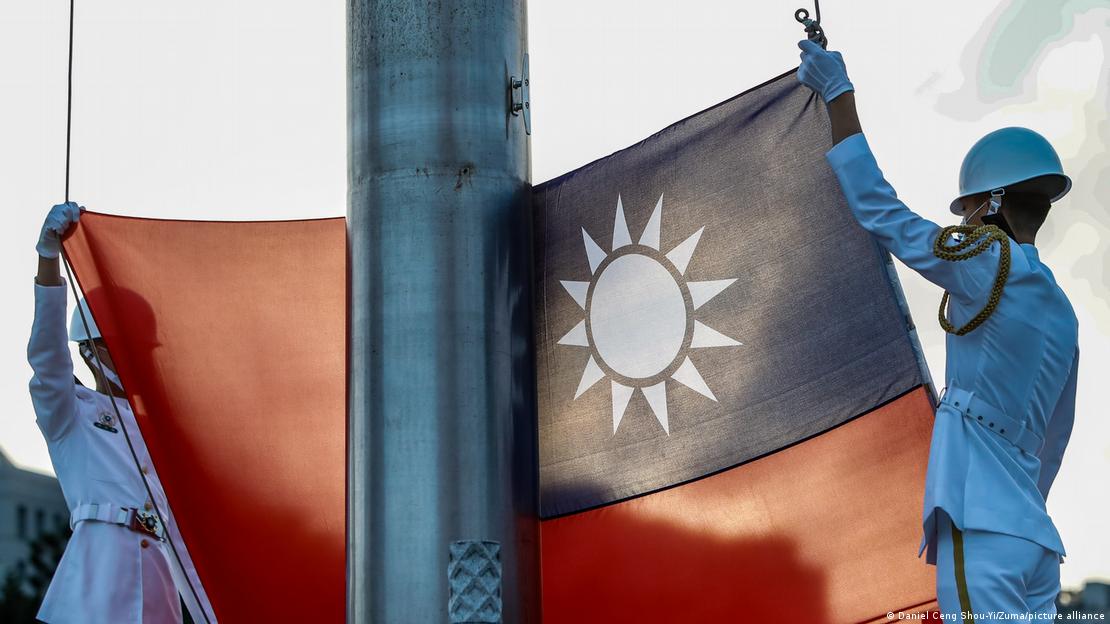 Taiwanese flag raised in Taipeh