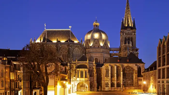 A view of Aachen Cathedral at night.