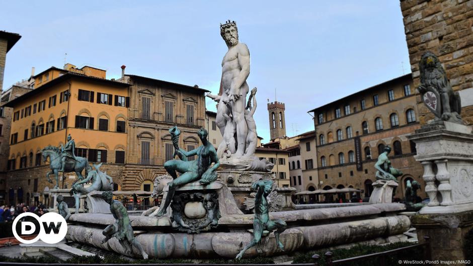 Ein deutscher Tourist zerstört den Florenzbrunnen, um ein Foto zu machen – DW – 05.09.2023