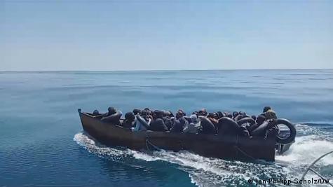 Varkë me migrantë ilegalë në Tunizi