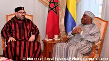 03.12.2018+++ In this photo dated Monday, Dec 3, 2018 and provided by the Moroccan News Agency (MAP), Moroccan King Mohammed VI, left, visits Gabonese President Ali Bongo Ondimba at military Hospital in Rabat, Morocco. Gabon's government has released a video showing President Ali Bongo Ondimba meeting with Morocco's king in his first public appearance since Bongo fell ill in October. (Moroccan Royal Palace via AP)