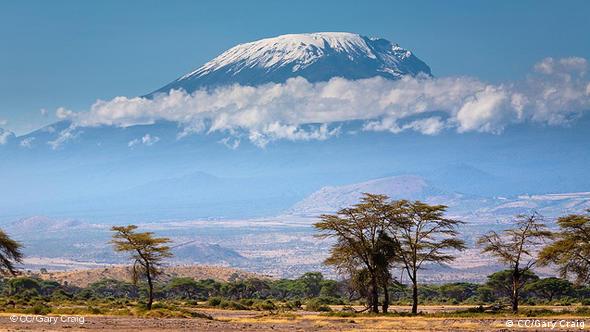 Landschaft mit dem Kilimanjaro im Hintergrund (Foto: CC/Gary Craig)