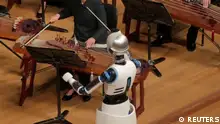 交响乐团中的机器人指挥家