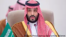 Der saudische Kronprinz Mohammed bin Salman spricht während des Gipfels des Golf-Kooperationsrates (GCC) und Zentralasiens. Bei einer möglichen Annäherung zwischen Saudi-Arabien und Israel gibt es einem US-Medienbericht zufolge Bewegung. Wie das «Wall Street Journal» am Mittwoch unter Berufung auf US-Regierungskreise berichtete, haben sich die USA und Saudi-Arabien im Grundsatz auf die Umrisse eines entsprechenden Abkommens verständigt. (zu dpa «Bericht: Anzeichen für mögliche Annäherung Saudi-Arabiens mit Israel») +++ dpa-Bildfunk +++