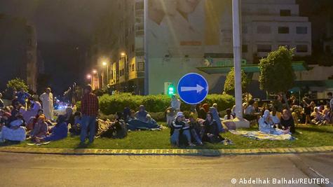 Луѓето во Казабланка ја минаа ноќта под отворено небо