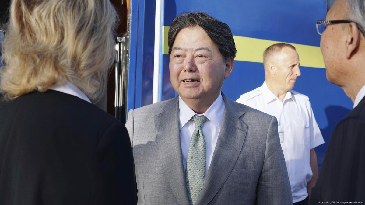 Ministro de Exteriores de Japón llega de sorpresa a Kiev DW 09/09/2023