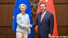 230909 -- NEW DELHI, Sept. 9, 2023 -- Chinese Premier Li Qiang meets with European Commission President Ursula von der Leyen on the sidelines of the Group of 20 summit in New Delhi, India, Sept. 9, 2023. INDIA-NEW DELHI-CHINA-LI QIANG-EUROPEAN COMMISSION PRESIDENT-MEETING RaoxAimin PUBLICATIONxNOTxINxCHN