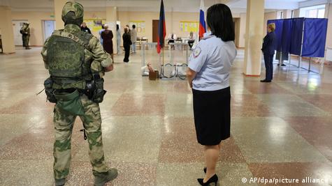 Под Одессой полицейские занялись сексом на избирательном участке