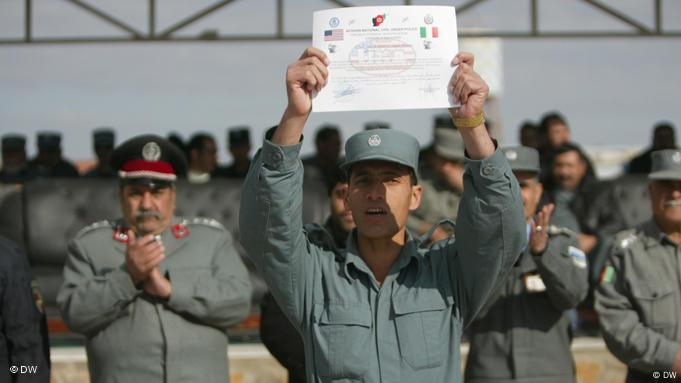 Ausbildung und Training von afghanischen Polizisten in Herat, Afghanistan