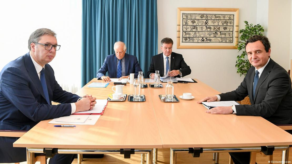 Srbijanski predsjednik Aleksandar Vučić, kosovski premijer Albin Kurti i diplomati EU-a Josep Borell i Miroslav Lajčak u Bruxellesu u rujnu ove godine
