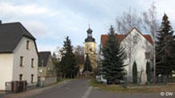 Der Ortskern von Kieritzsch mit der Dorfkirche (Foto: DW)