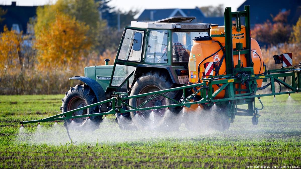 Glyphosate Now the Most-Used Agricultural Chemical Ever