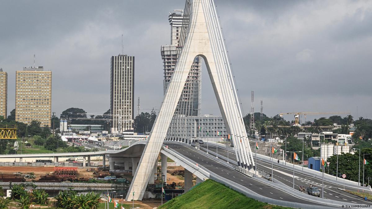 en-c-te-d-ivoire-un-pont-qui-fait-des-heureux-abidjan