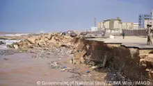 بعد الكارثة... ميناء درنة مكبّ لسيارات وحطام وجثث