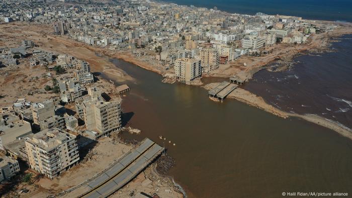 Derna, cidade da Líbia marcada por rebeldia e negligência DW