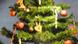 Partiendo por la decoración del árbol, todo puede ser más ecológico. Partiendo por la decoración del árbol, todo puede ser más ecológico.