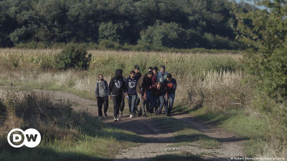 Photo of Slovensko vysiela vojakov na maďarské hranice, aby obmedzili migráciu – DW – 31.10.2023