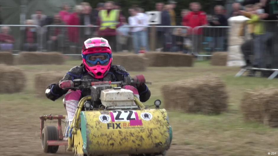 Goodr Lawn Mower Drag Race - Green main image 0