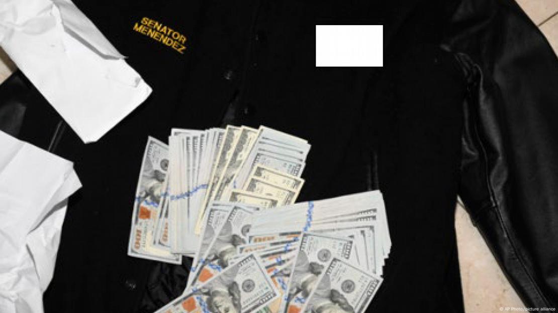 Foto de dinero encontrado en la casa de Bob Menéndez. Foto de dinero encontrado en la casa de Bob Menéndez.