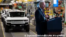 17.11.2021
November 17, 2021, Detroit, Michigan, USA: Chevrolet electric vehicles sit on display as President JOE BIDEN delivers remarks on the bipartisan infrastructure law and the future of electric vehicles at the grand opening of the General Motors Factory ZERO. Detroit USA - ZUMAs222 20211117_znp_s222_077 Copyright: xDominickxSokotoffx