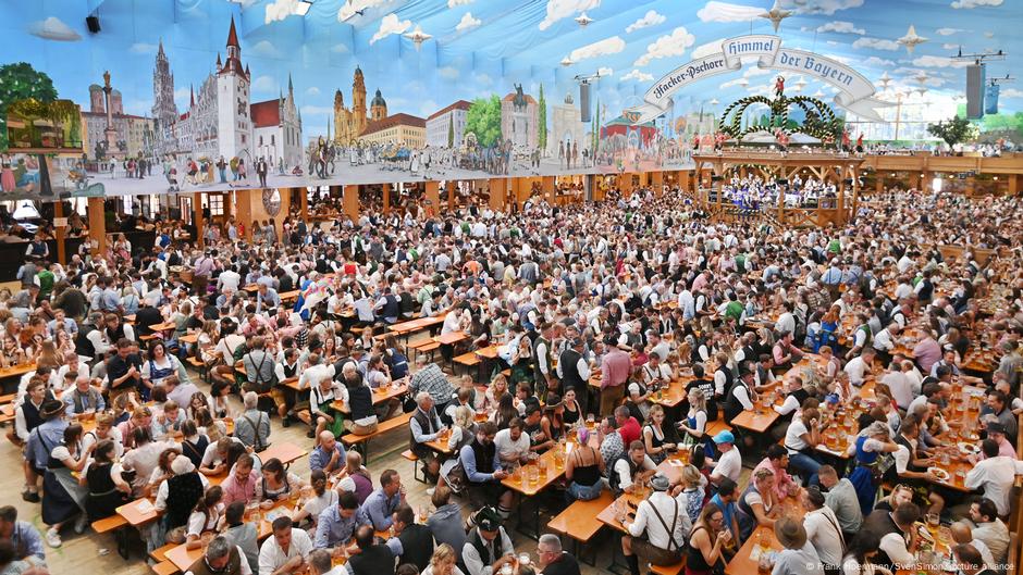 Prepuna hala na ovogodišnjem Oktoberfestu
