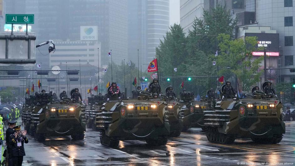 South Korea holds 1st major military parade in a decade – DW – 09/26/2023