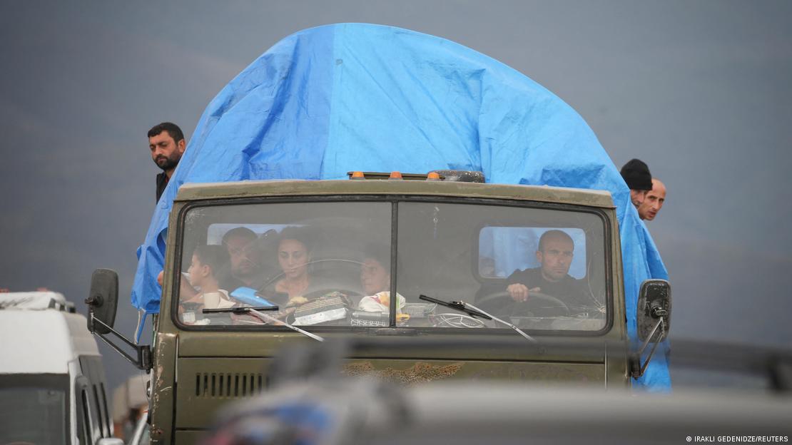 Αρμένιοι πρόσφυγες σε αυτοκίνητο