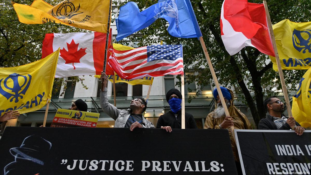 Demonstrators holding flags and signs protest outside India's consulate, a week after Canada's Prime Minister Justin Trudeau raised the prospect of New Delhi's involvement in the murder of Sikh separatist leader Hardeep Singh Nijjar, in Vancouver, British Columbia, Canada September 25, 2023