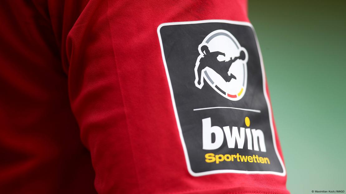 Propaganda do site de apostas bwin em camiseta do Colônia