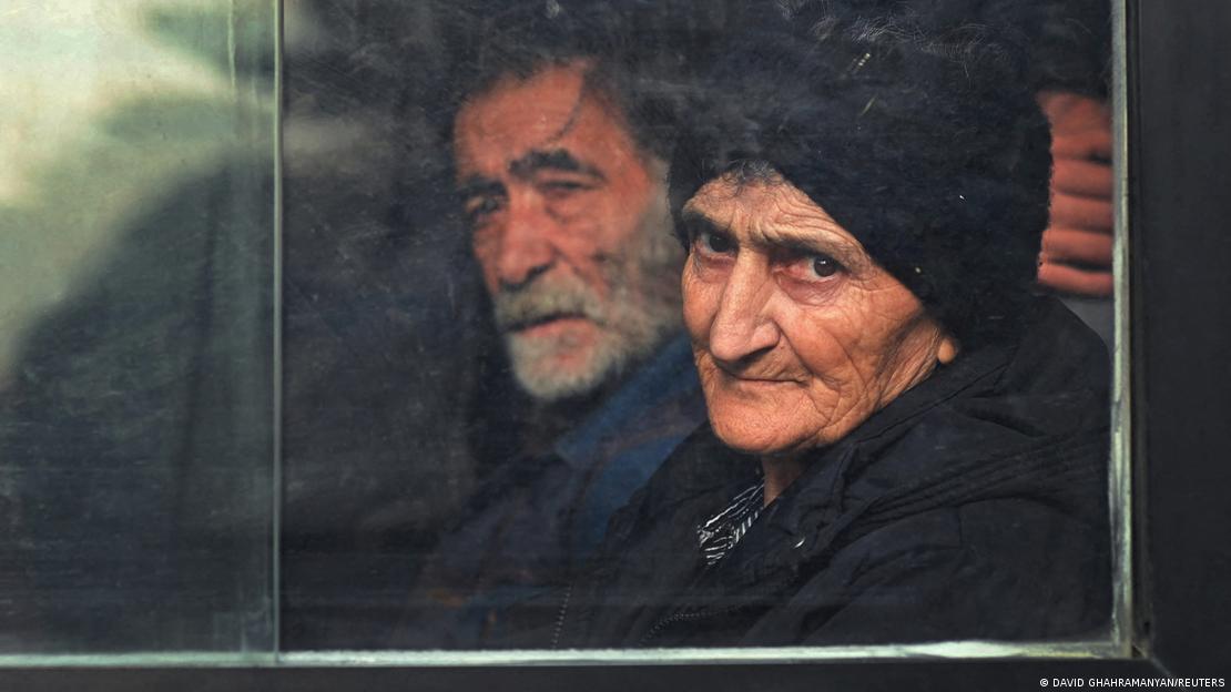 Αρμένιοι πρόσφυγες εγκαταλείπουν το Καραμπάχ