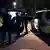 Shtohet dhuna e bandave kriminale në Suedi - Makina policie në errësirë