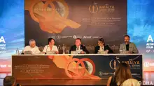 20/09/2023
Bürgermeister von Antalya: Muhittin Böcek, und die Jury-Vorsitzende der 60. Filmfestspiele Goldene Orange: Demet Akbağ (zweite von links)
Schlagwörter: Türkei, Kino, Festival, Antalya, Goldene Orange, Altın Portakal, Muhittin Böcek, Demet Akbağ
ANTALYA BUYUKSEHIR BELEDIYE BASKANI MUHITTIN BOCEK, ALTIN PORTAKAL FILM FESTIVALININI IPTAL EDILDIGINI ACIKLADI. (FOTO: ANTALYA-DHA-ARSIV)