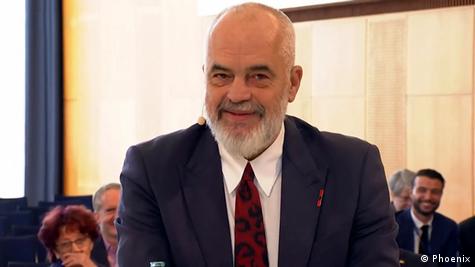 Албанскиот премиер Еди Рама