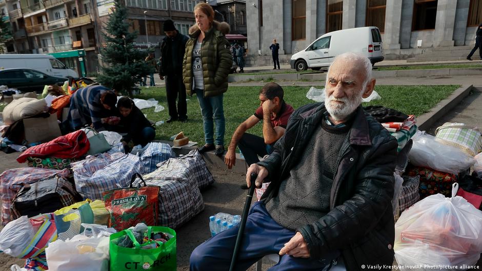 Berg-Karabach: Über 100.000 fliehen nach Armenien