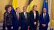 Jhoana Delgado Gaitán (izq.), viceministra de Promoción de la Justicia, e Iván Velásquez (centro), ministro de Defensa de Colombia, posan junto a otras autoridades con las banderas europea y colombiana detrás. Jhoana Delgado Gaitán (izq.), viceministra de Promoción de la Justicia, e Iván Velásquez (centro), ministro de Defensa de Colombia, posan junto a otras autoridades con las banderas europea y colombiana detrás.