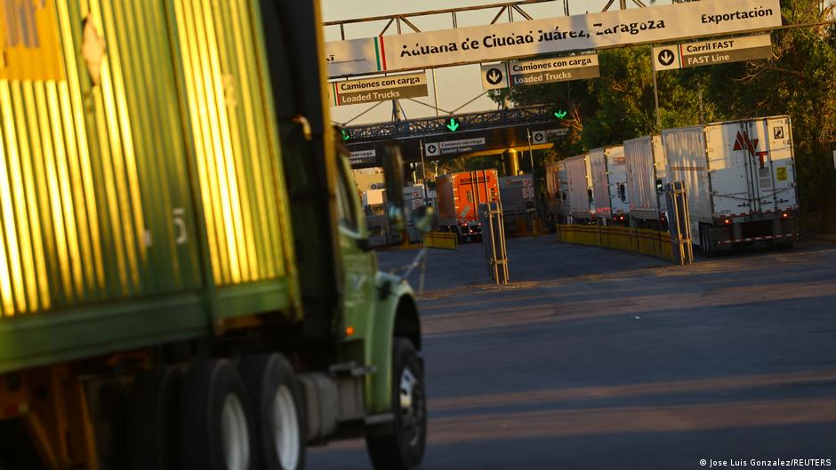 Agricultores bloquean aduanas fronterizas en Ciudad Juárez