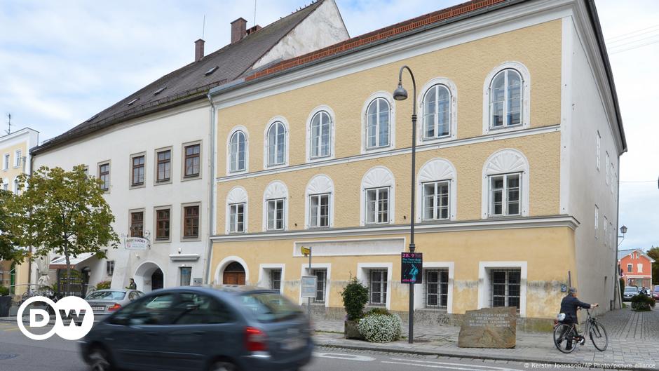 Arrested Germans Lay White Roses at Hitler’s Birthplace: Police Uncover Nazi-Themed Evidence