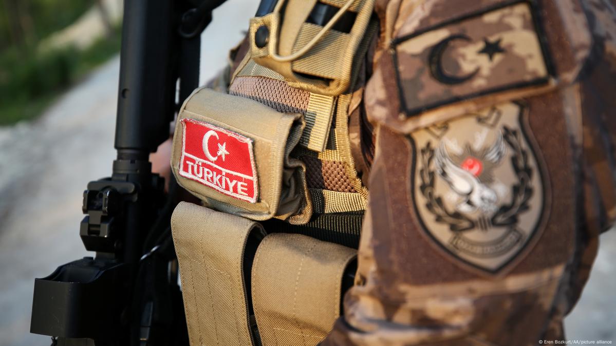 Turkey arrests dozens over suspected links to PKK – DW – 10/03/2023