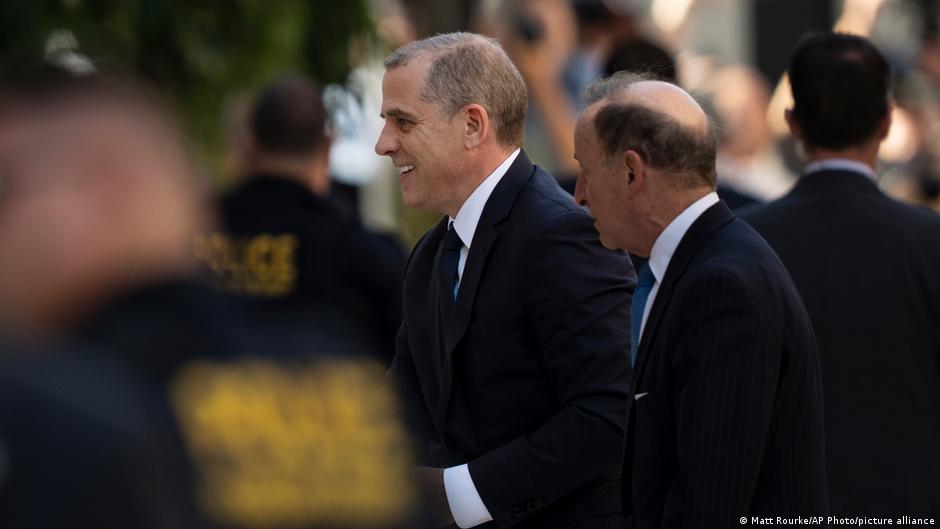 Hunter Biden pleads not guilty on firearms charges DW 10/03/2023